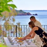 빌라 Sasso Forte, Swimming Pool, Jacuzzi And Private Cove
