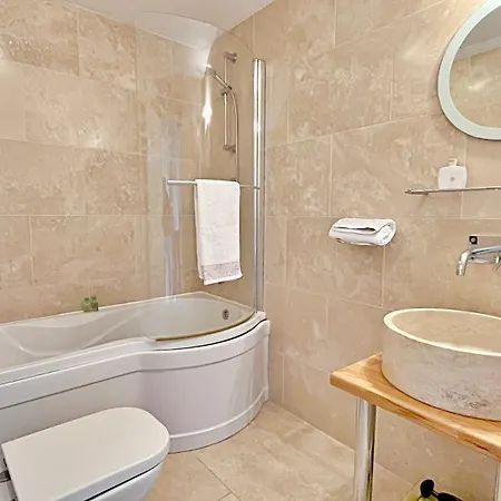 Sasso Forte, Swimming Pool, Jacuzzi And Private Cove וילה *